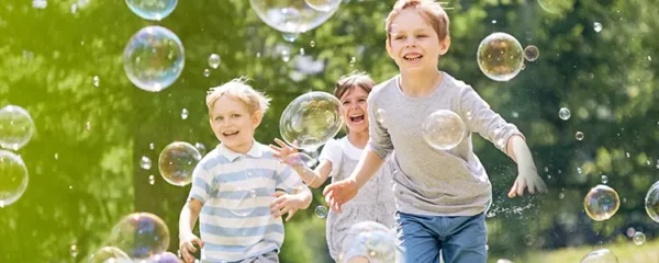 Liens frères-soeurs : les enseignements cachés derrière les relations familiales