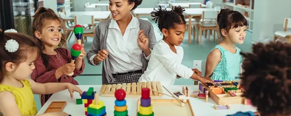 La vie à la garderie : un environnement d'apprentissage et de sociabilité